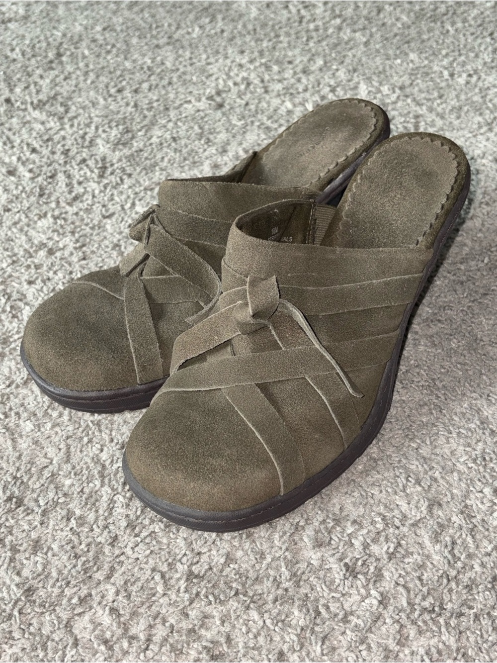 VTG Ellemenno Strippy Y2K Olive Suede Mule Heels Women’s‎ Size 10M 2000’s Grunge